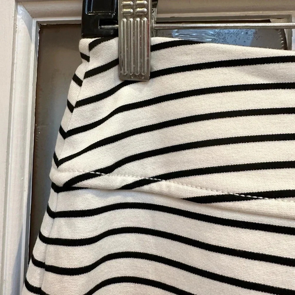 Worthington Black White Stretchy Stripe Ponte Pencil Skirt Women’s Size Medium M - Picture 3 of 9